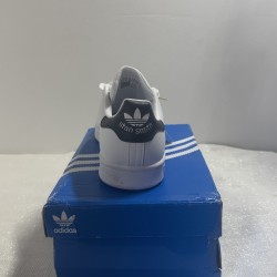 Stan Smith Blanc / Bleu marine
